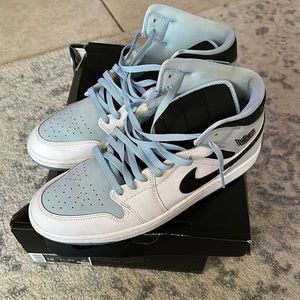 Men’s Nike Air Jordan MID SE